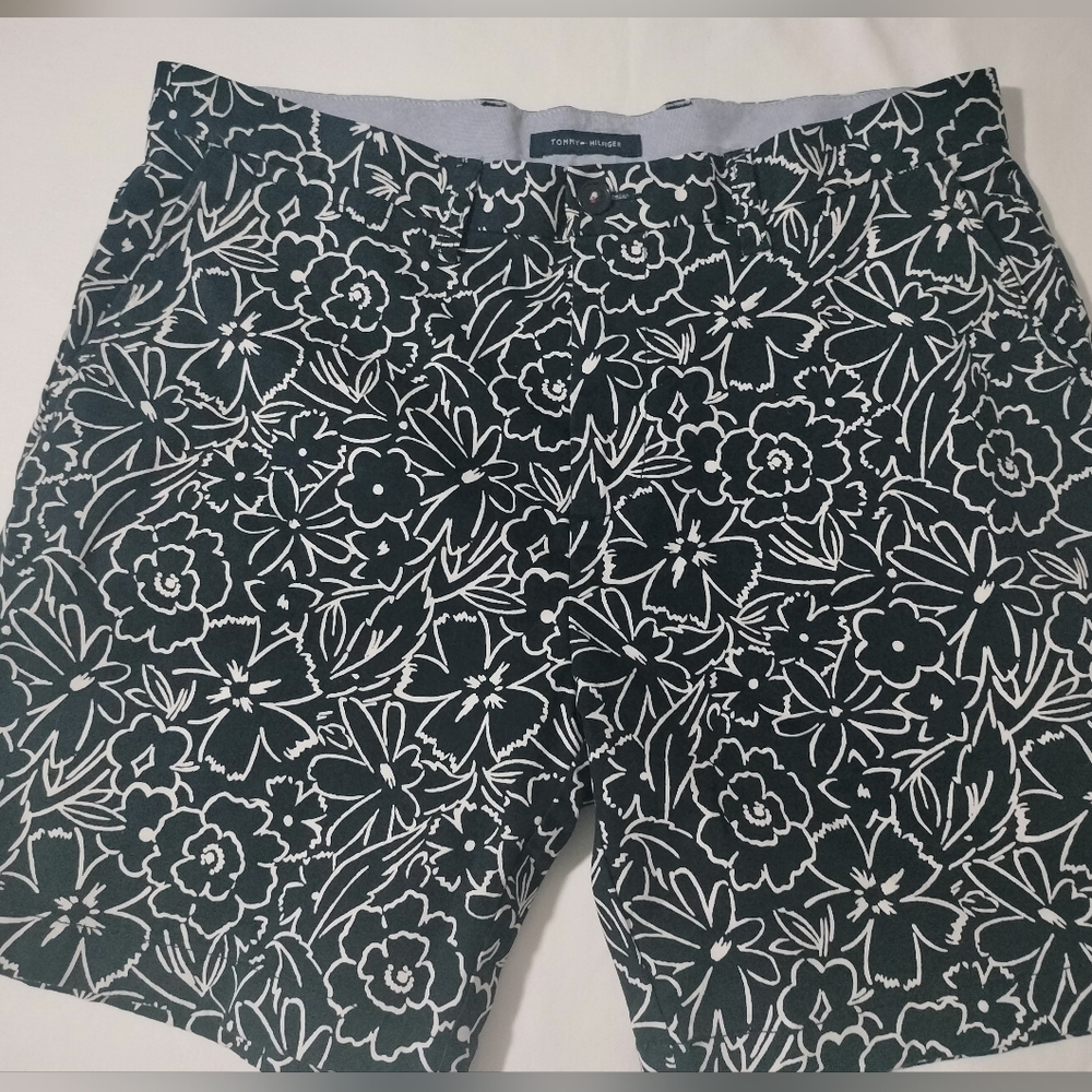 Tommy Hilfilger Navy And Floral Print Chino Shorts Size 35